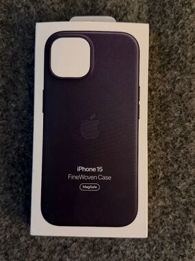 APPLE 2023 iPhone 15 FineWoven Case with MagSafe - Black